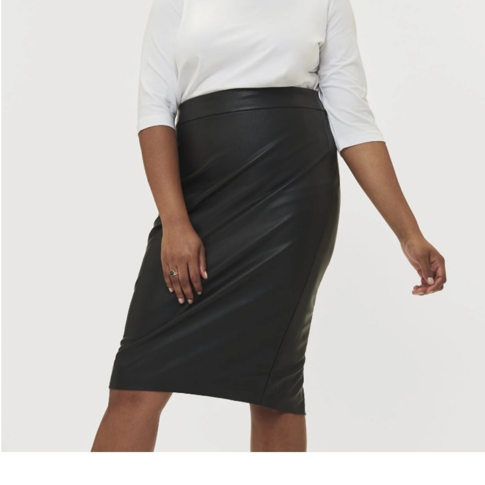 Universal Standard Sillaro Leatherette Pencil Skirt